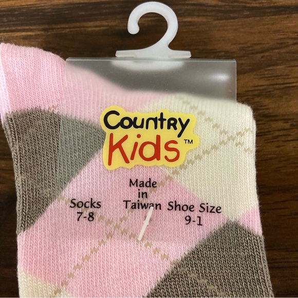 $1 NWT Country Kids Pink Argyle Knee Hi Socks 7-8, Shoe 9-1, 3-7 Years - Picture 2 of 6